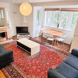 Free Parking-central Location Apartment