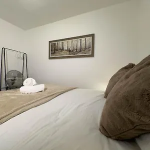 Thesiger Court - Free Private Parking - By Promise Apartment
